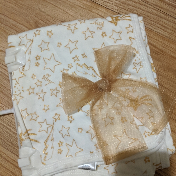 Betsey Johnson 4 piece set - Picture 2 of 5